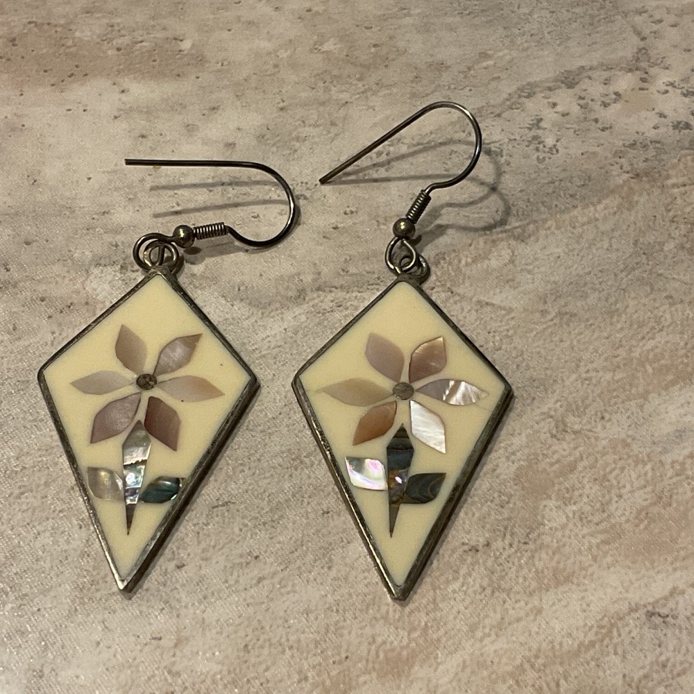 Alpaca Dangle Earrings Vintage Mother Of Pearl inlay pierced 1.75” - Picture 2 of 8